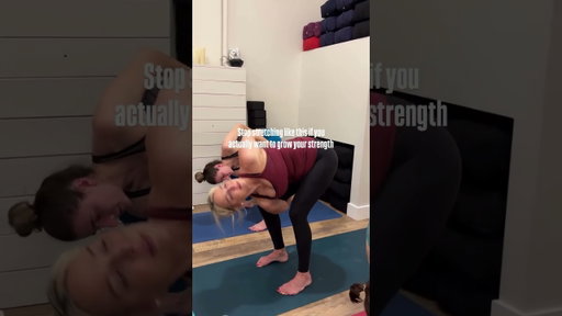 Stop stretching like this in yoga #yogacommunity #yogaskills