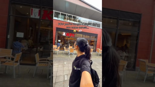 POV: you’re hungry in Japan and you come across… 🙀🍗🇯🇵
