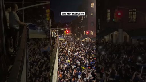 NYC singing Empire State of Mind after the Knicks win the Finals 👏 #nyc #knicks #newyork #shorts