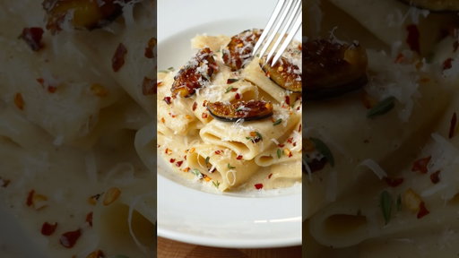 Figs in pasta sounds a little strange, but trust me on this one.