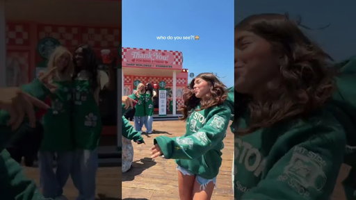 my favsss at the dandy + starbucks popup 💚🤍 Sophie Yates Sydney Raniszeski alyssaavlogs skibidylily
