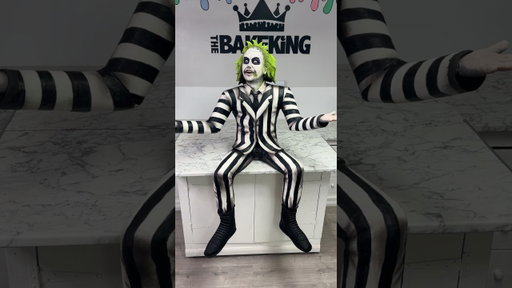 Life Sized Beetlejuice CAKE 🍰 #cake #cakedecorating #beetlejuice #halloween #art #cakes