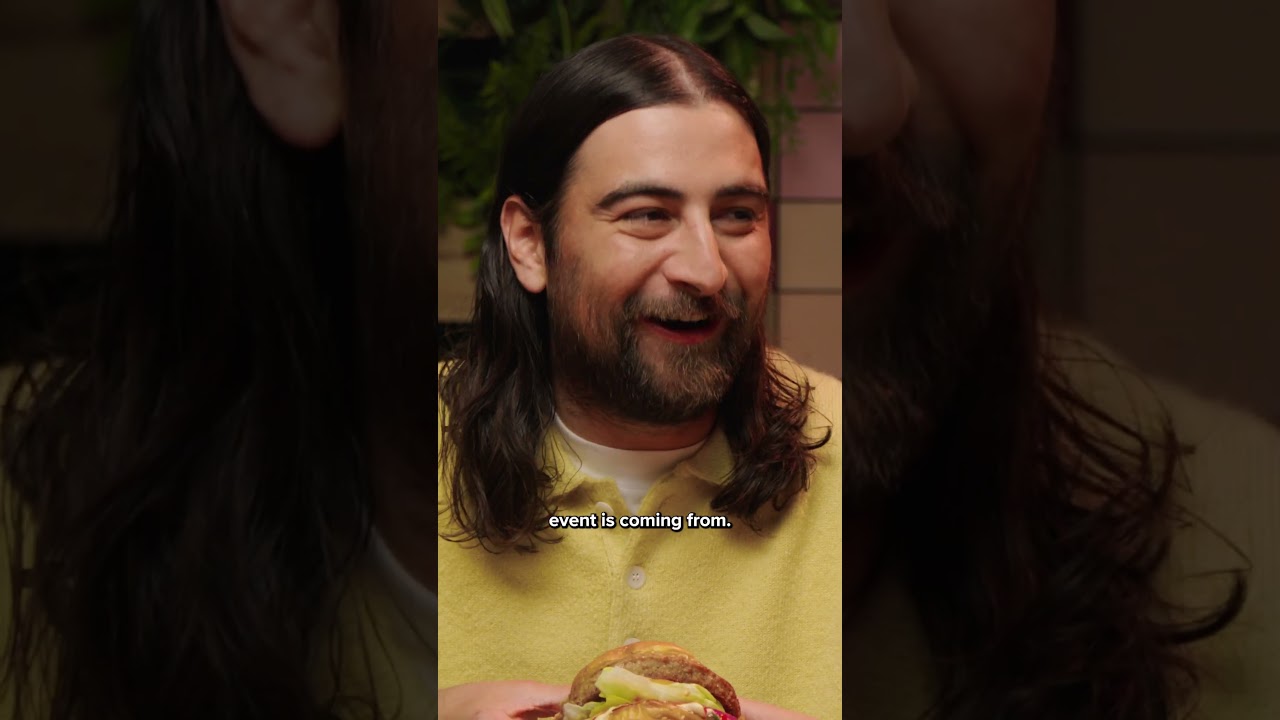 Noah Kahan tries a real Krabby Patty for the first time