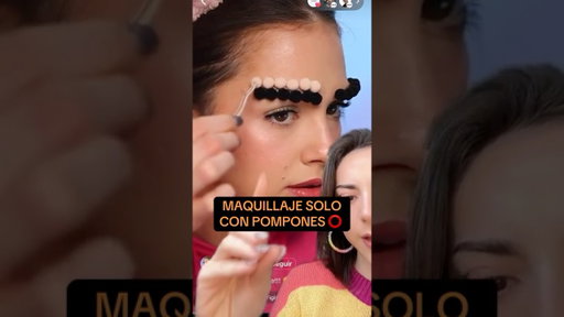 MAQUILLAJE con POMPONES | Cande Copello