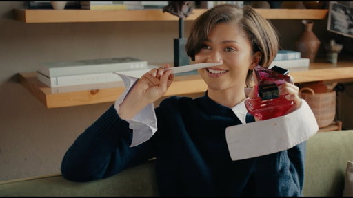 Zendaya Scent Tests the New Paradoxe Sweet Chemistry with Neroli Milk