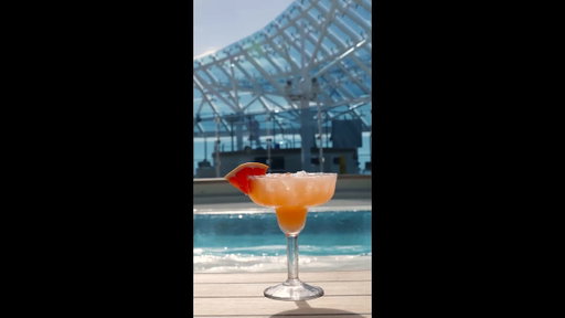 Shake it, stir it, sip it! Seaview Terrace brings the energy, the color, and the cocktails. 🍹