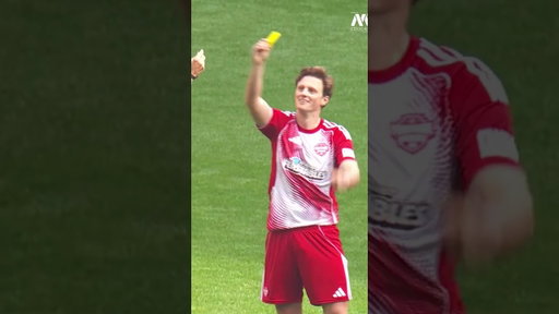 KSI AND FREEZY REACT TO MAX FOSH YELLOW CARD TRICK!