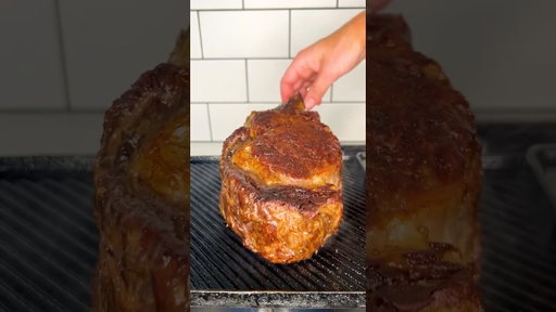 It’s Prime Rib O’Clock 😍🥩