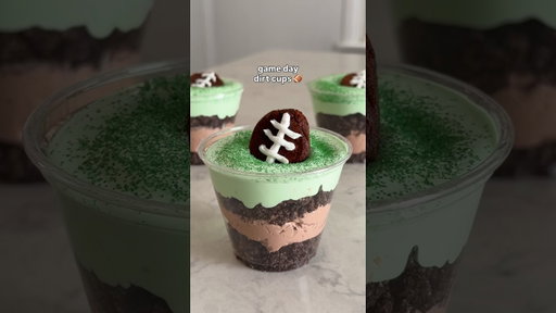 Easy no-bake dirt cup recipe with brownie footballs for game day!