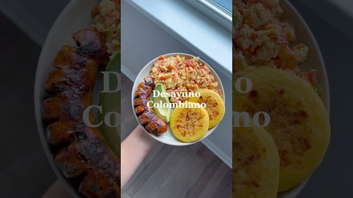 #latinacontentcreator #colombia #desayuno #arepas #explore #comida #desayunofacil