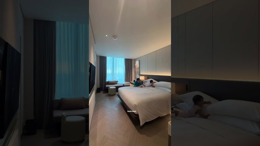 this is what superior king room looks like at AC Hotel by Marriot Manila looks like :)