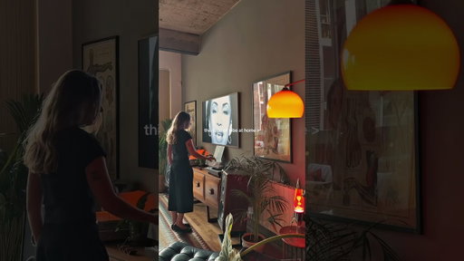 Sade, pasta & chill vibes #interiordesign #midcenturymodern #sade #apartmenttour