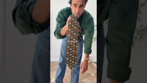 Day 2 of dressing like 90s Bruce Willis