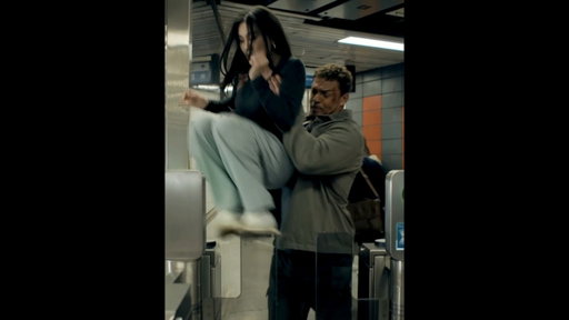 Agnez Mo dioper ke seberang gate sama Reacher gitu aja! | 🎬: REACHER