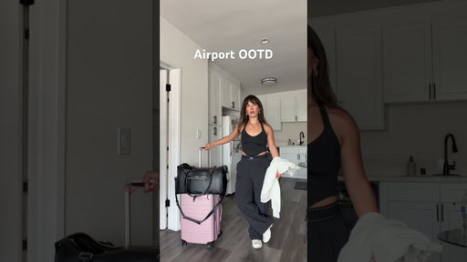 Cozy + Chic at the airport #airport #airportoutfit