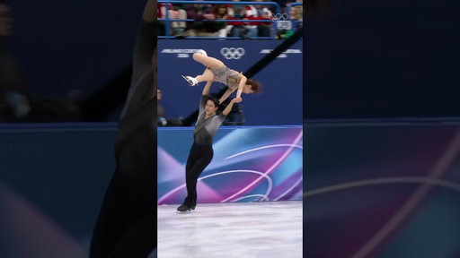 Miura Riku and Kihara Ryuichi make history clinching Japan's first-ever medal in pair skating! 🤩