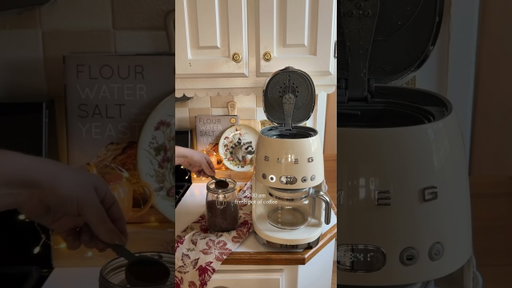 The cozy autumn morning of your dreams starts at Macy’s. Find home decor, kitchenware & more now.
