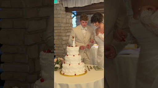 Everything I Eat in a Day At My WEDDING!