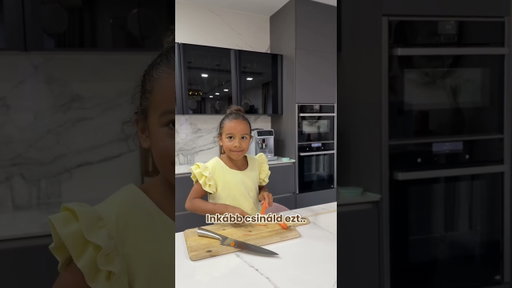 Narán látható szett 4 színben,sőt anya-lánya szettben is elérhető a Naras Kids-en rengeteg méretben.