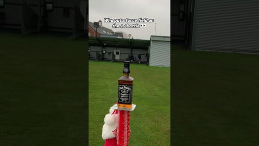 Who put a force field on the JD bottle ?! #golf
