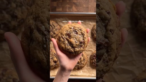 Walnut Chocolate Chip Cookies #cookies #baking #recipe