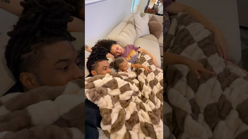 Family snow day!❄️ #shorts #agandana #winter #vlog #family #familyvlog #parents #toddlers #mom #dad
