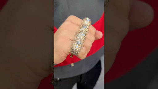 TRAX I WANT TO BUY THE UPSIDE DOWN DIAMOND BRASS KNUCKLES ❗️