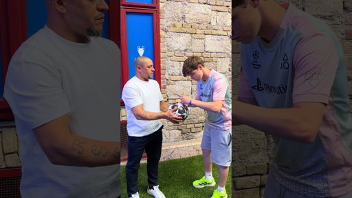 ROBERTO CARLOS IS A FAN OF ME??😂 #UCLFinal @P@PlayStation