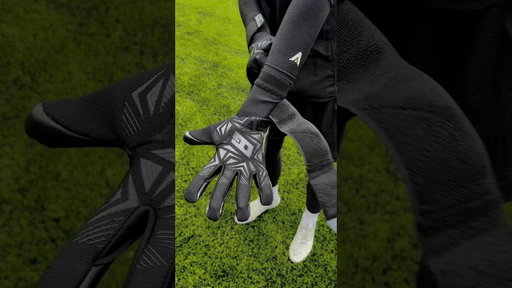 Enter the void ⚡️⚫️#goalkeeper #goalkeepergloves #asmr