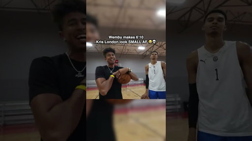 Wemby makes 6'10 Kris London look SMALL 😭💀