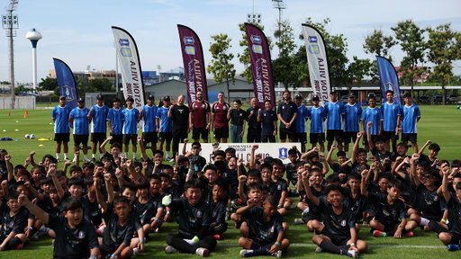 James Chester and Ahmed Elmohamady visit BG Pathum United Football Clinic