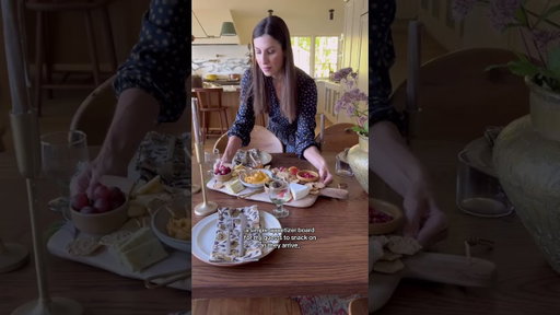 Set the Thanksgiving table with me!