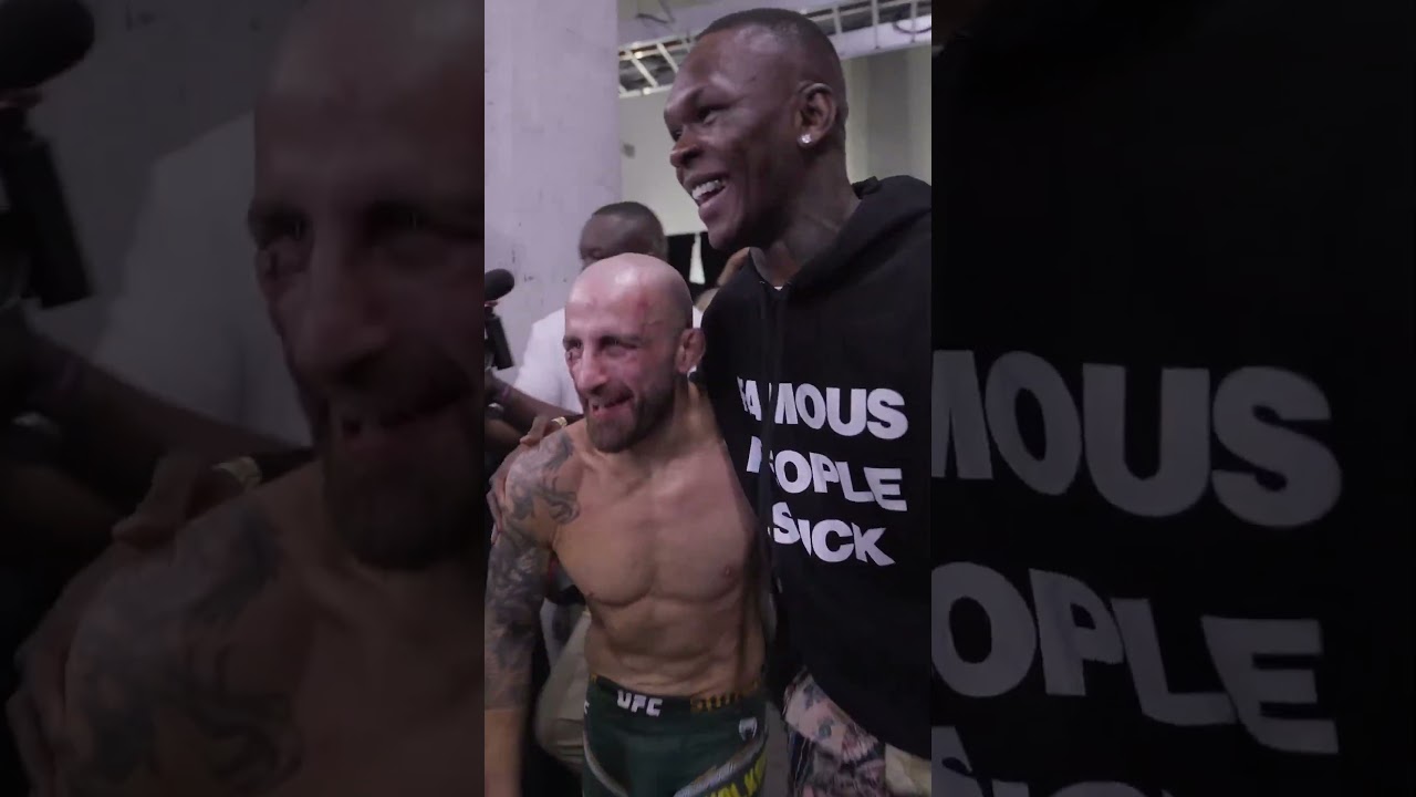 Izzy congratulates Volk backstage in Miami 🥹🫡