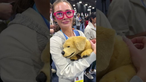 Delaney fell in love with this robot dog. It’s crazy how Jennie reacts to you. #ilovegadgets #ces