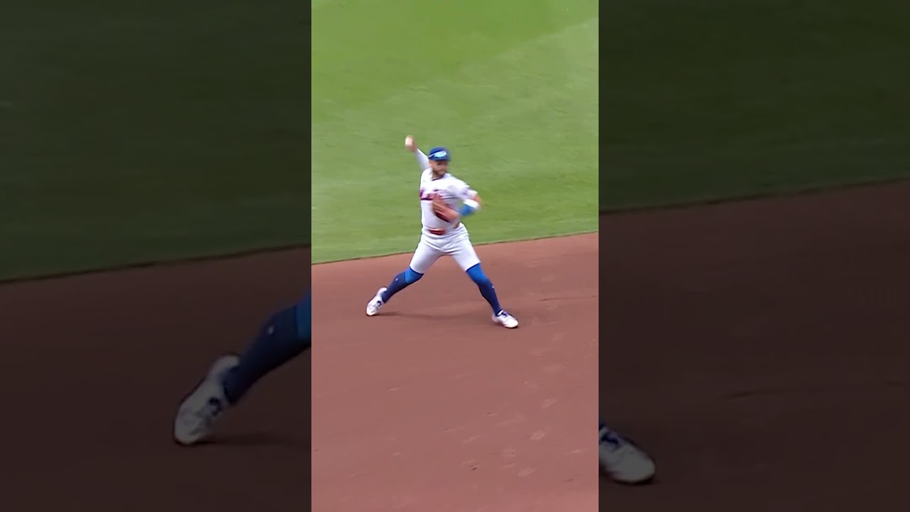 Bo Bichette with the quick throw to first 👏 #mlb #baseball #nymets