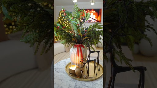 Beautiful and Cozy Christmas Centerpiece!  🎄📌SAVE FOR LATER!