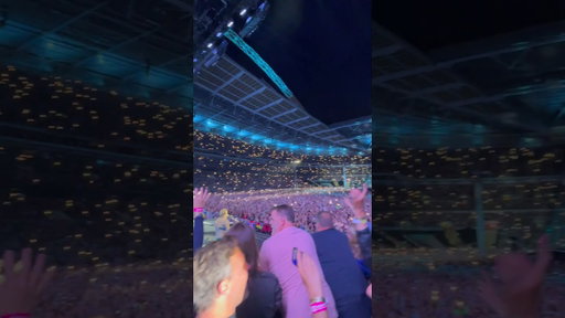 An incredible Bon Jovi moment, Wembley style 🎸