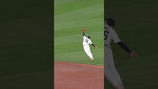 Leo goes full extension!  #mlb #baseball