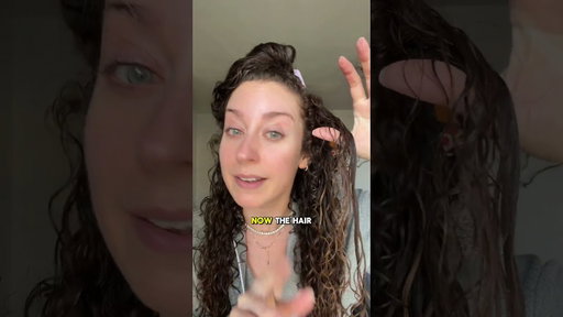 This one curly hair styling tip will change your life! #curlyhair #curlyhairroutine #curlyhairtips