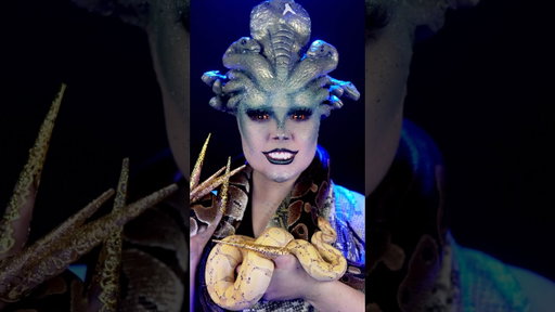 HAPPY HALLOWEEN 🎃👻 (and yes the snakes are real 🤭🐍) | EllaDoesFx | #shorts