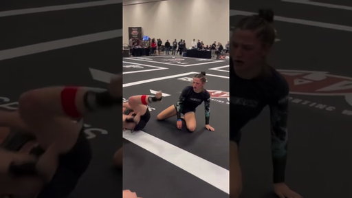 Hilarious reaction to her opponents celebration 😂