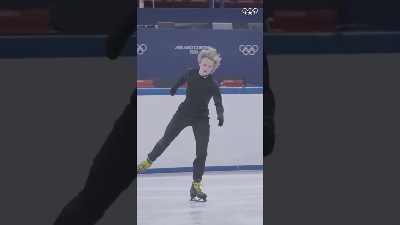 Can you count his rotations? 👀🧊 #MilanFigureSkating