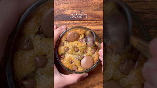 Mini scoopable cookie pie🤤 #cookies #recipe #shorts #chocolate #fyp #explorepage