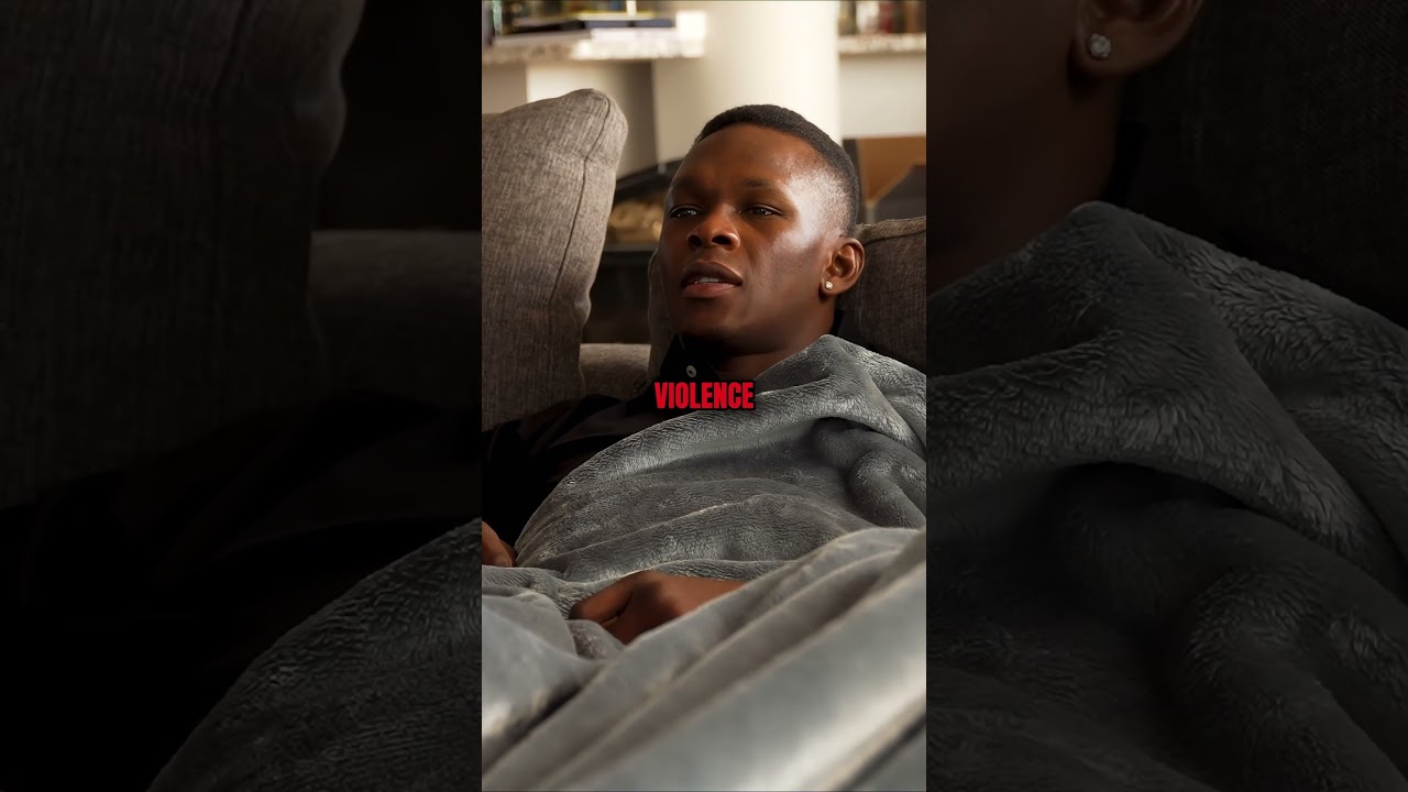 Adesanya reacts to Oliveira vs Gaethje 😲