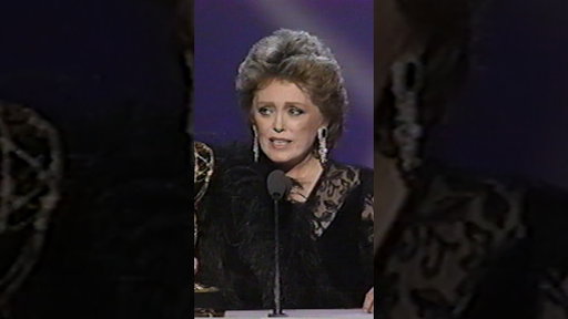 Rue McClanahan wins an Emmy in 1987