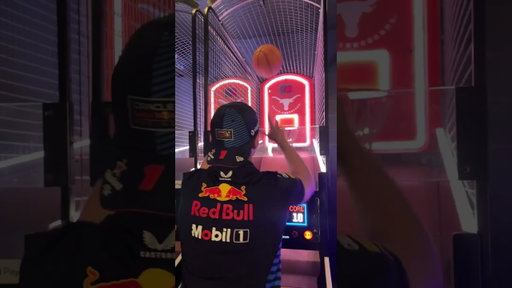 Max Verstappen: Master of arcade games 👾 #f1 #maxverstappen #redbullracing
