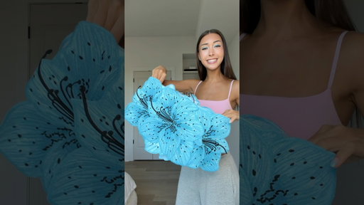 trying a 3d flower skirt #fashionfinds