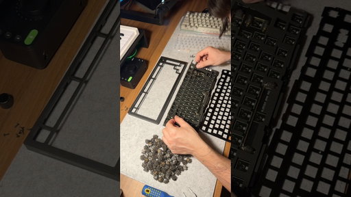 Well-deserved maintenace on my GMMK Pro Custom Keyboard 🔧