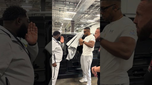Anthony Joshua Arrives For Tyson Fury Press Conference 😤