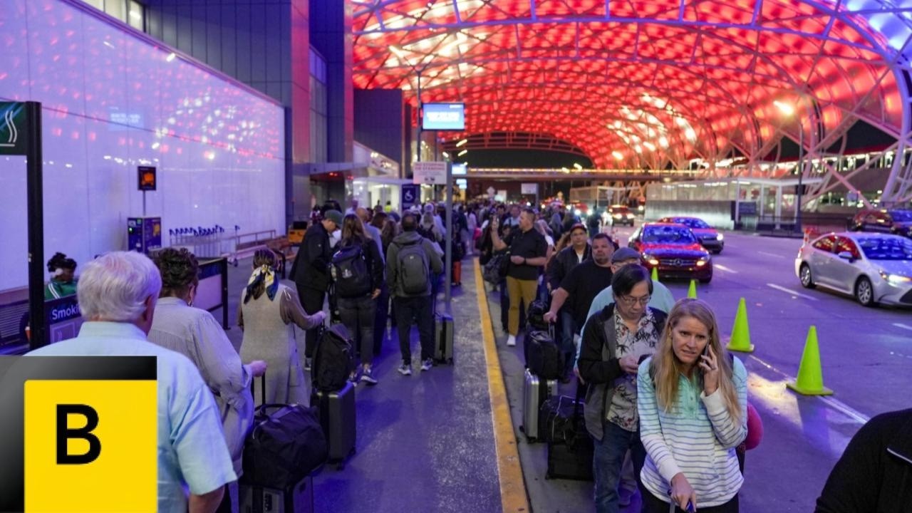 Airport Lines Stretch for Hours, Forcing Travelers to Pivot to Cars and Trains